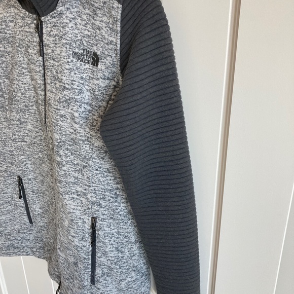 North face fleece hooded jacket - Picture 4 of 7